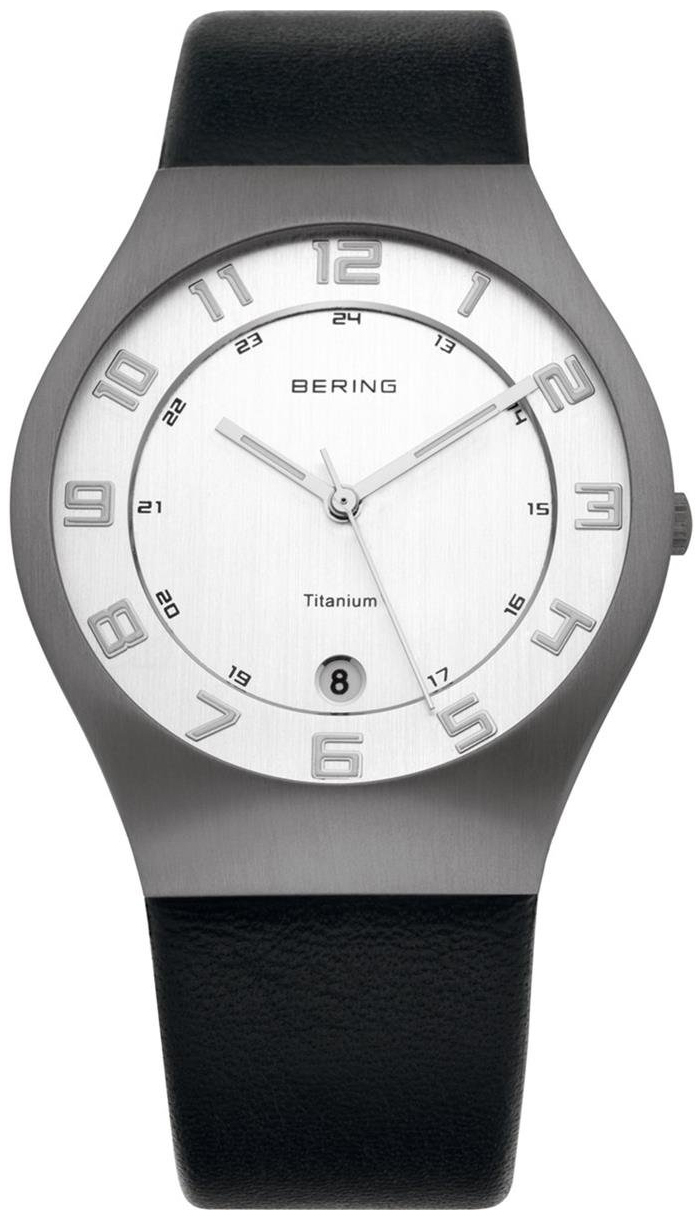 Bering Titanium Herreklokke 11937-400 Sølvfarget/Lær Ø37 mm